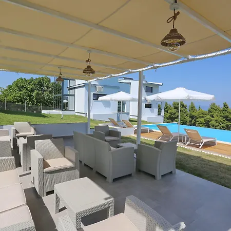 Blue Avenue 4*
