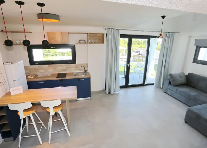 Blue Avenue Aparthotel Paliouri