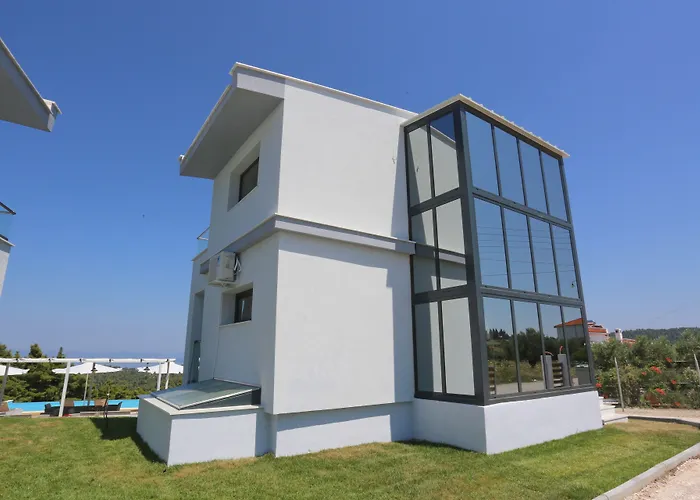 Blue Avenue Aparthotel 4*