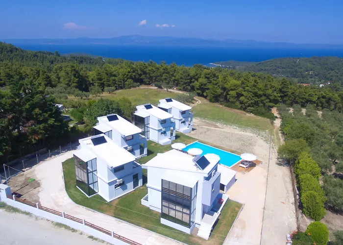 Blue Avenue Aparthotel 4*