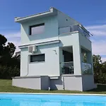 Blue Avenue Aparthotel 4*