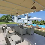Blue Avenue 4*