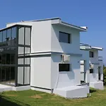 Ξενοδοχείο με διαμερίσματα Blue Avenue 4*
