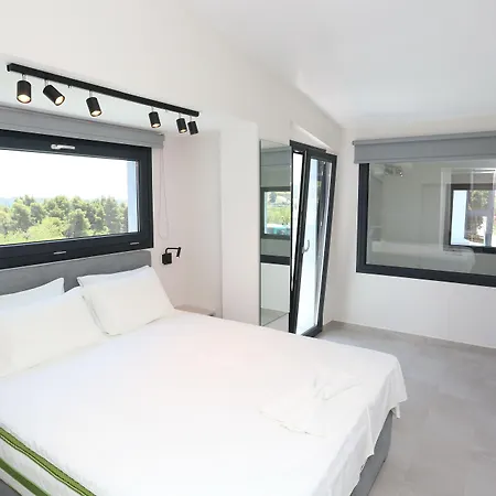 Blue Avenue Paliouri