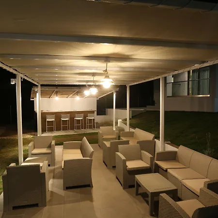 Blue Avenue Aparthotel 4*