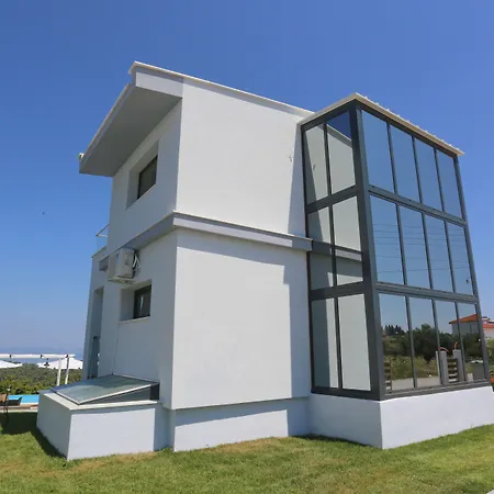 Blue Avenue Aparthotel 4*