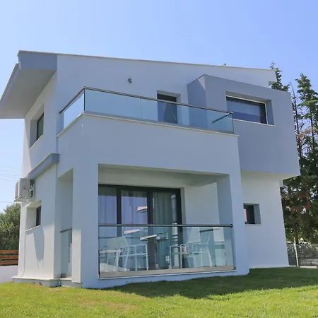 Blue Avenue 4*