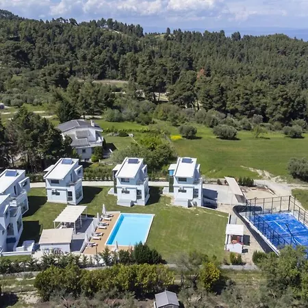 Blue Avenue Aparthotel 4*