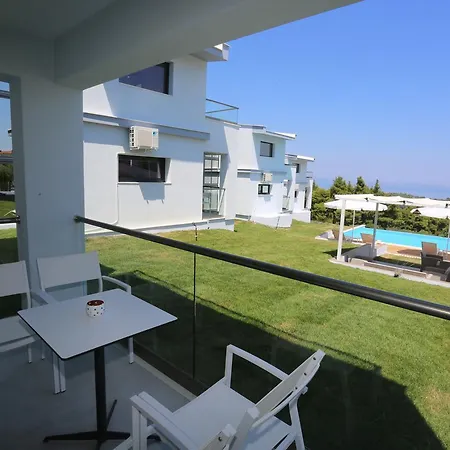 Blue Avenue Aparthotel