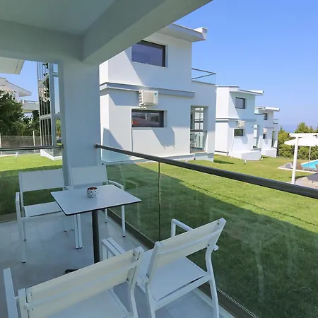 Blue Avenue Aparthotel 3*