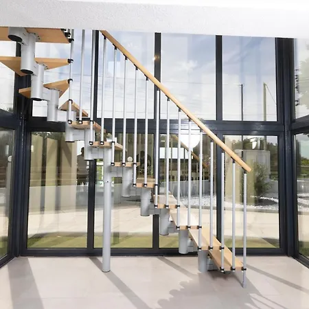 Blue Avenue Палиури