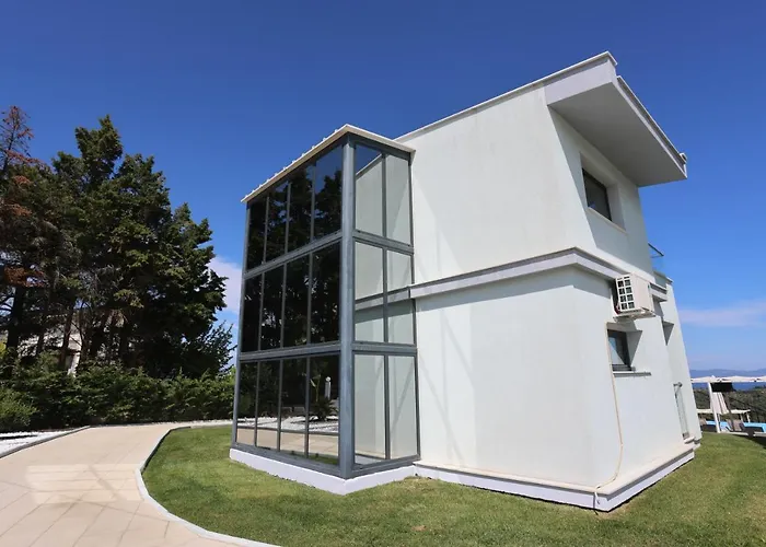 Blue Avenue Apart-hotel Paliouri