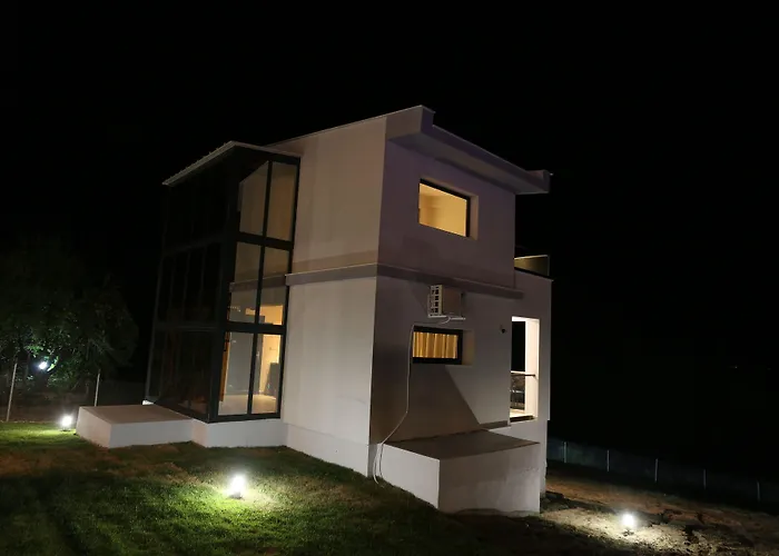 Blue Avenue Paliouri